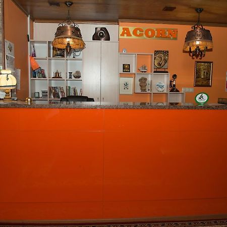 Hotel Acorn Ирпин Екстериор снимка